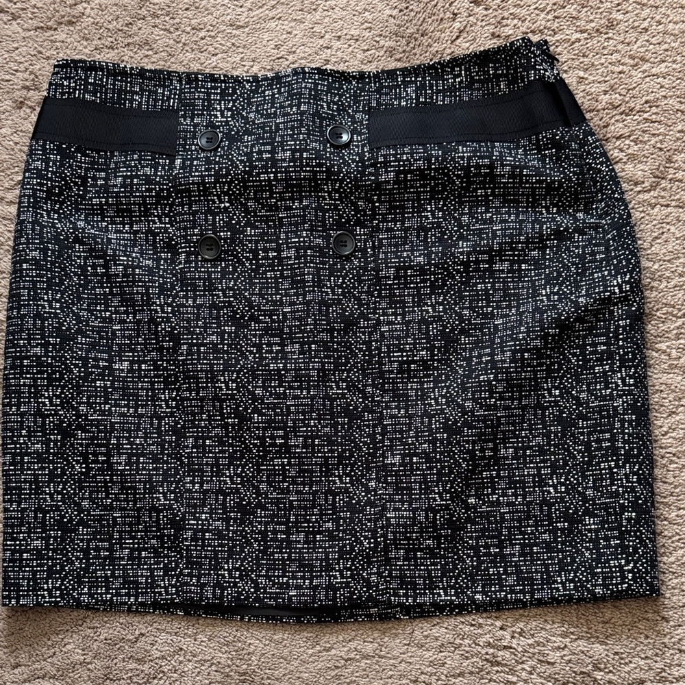 Forenza Black and White Tweed Look Mini Skirt. Size 10